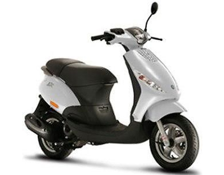Erstazteile Piaggio Zip 2000 2-Takt AC Silber 738